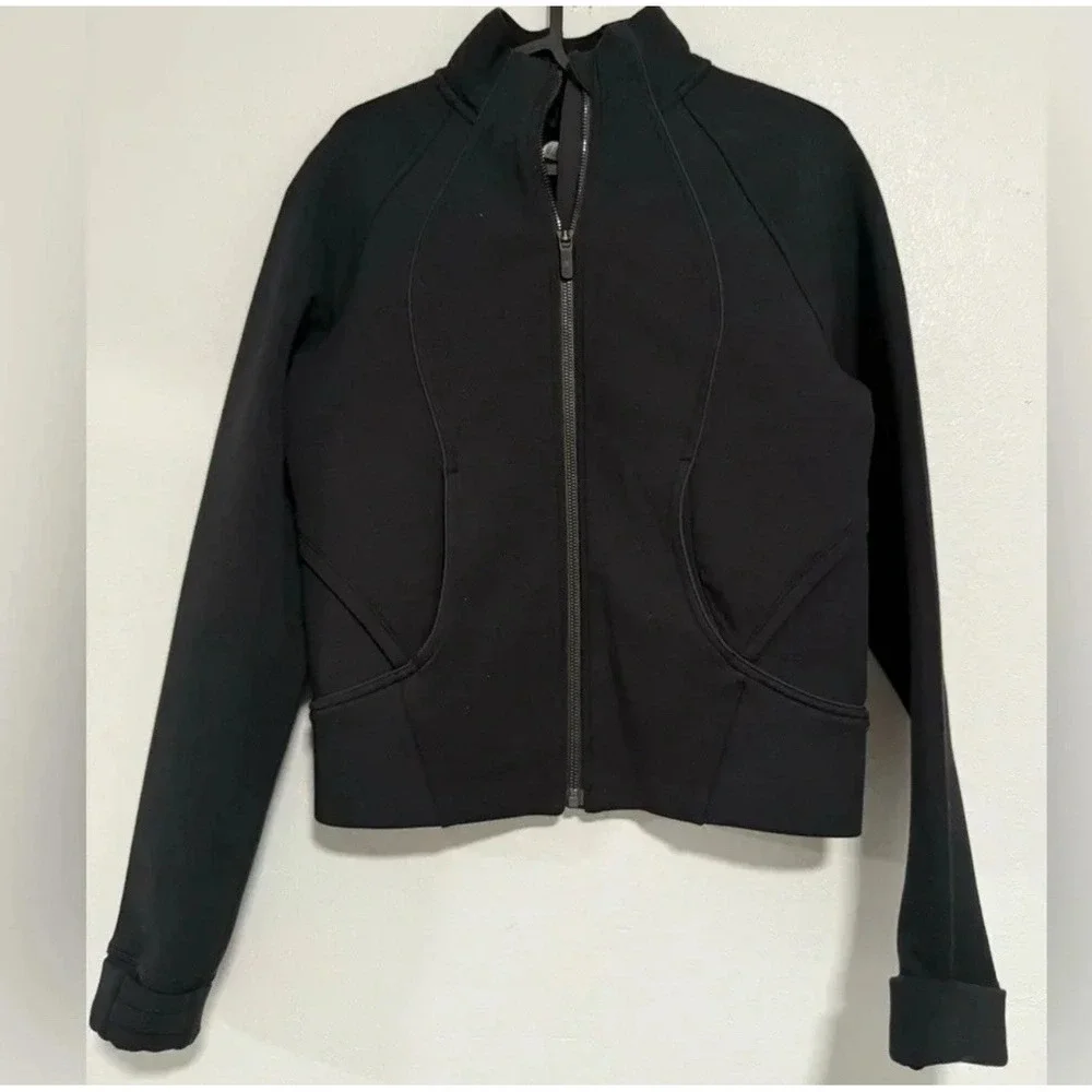 Lululemon size 6 black‎ zip up stretchy bomber jacket with breathable mesh